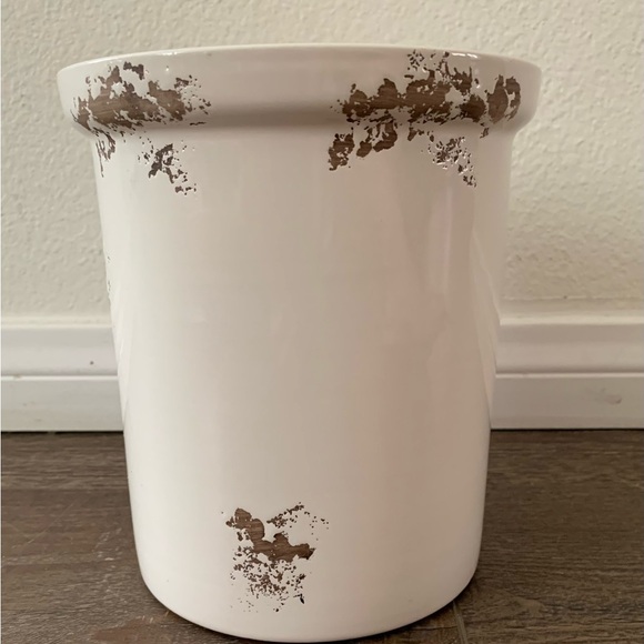 Italian Ceramic Garden Products | Bellezza Home Rustic white ceramic pot form Italy